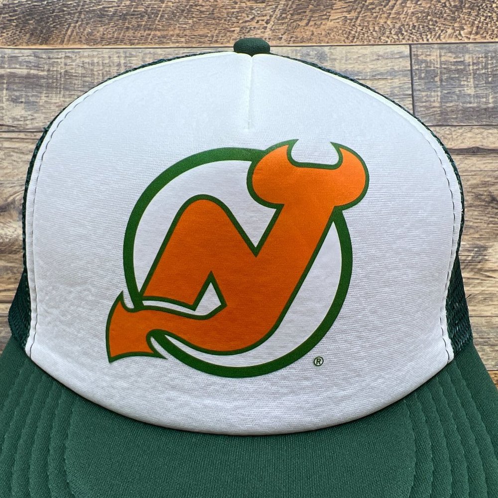 Retro NJ Devils Mens Trucker Hat Green Snapback NHL Hockey 1982 Logo Cap - Picture 2 of 7